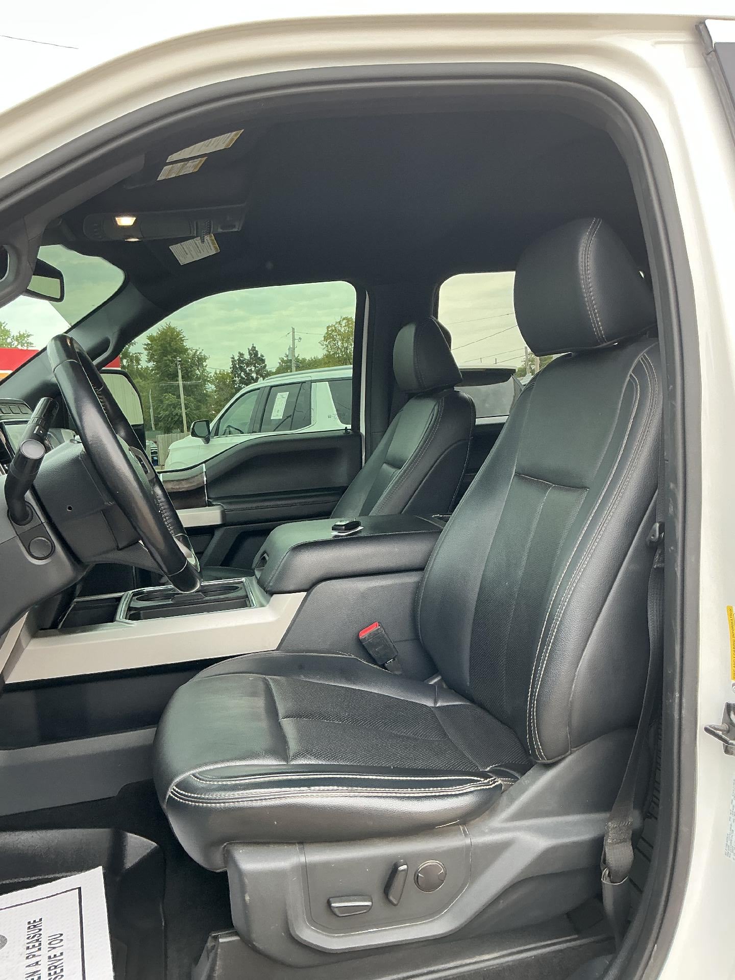 2022 Ford Super Duty F-350 SRW LARIAT