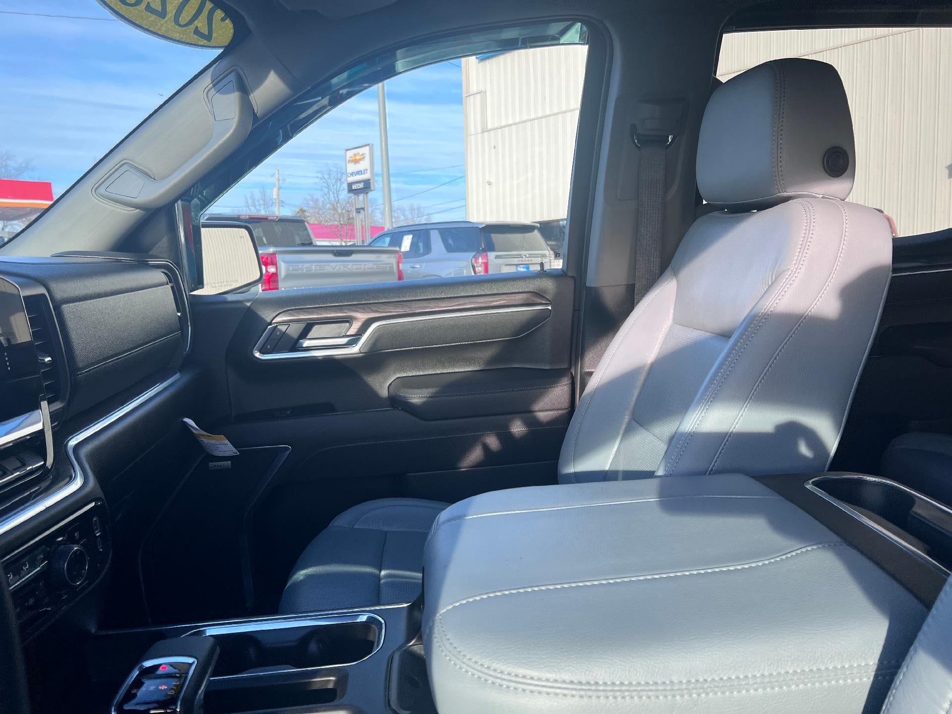 2025 Chevrolet Silverado 1500 LTZ