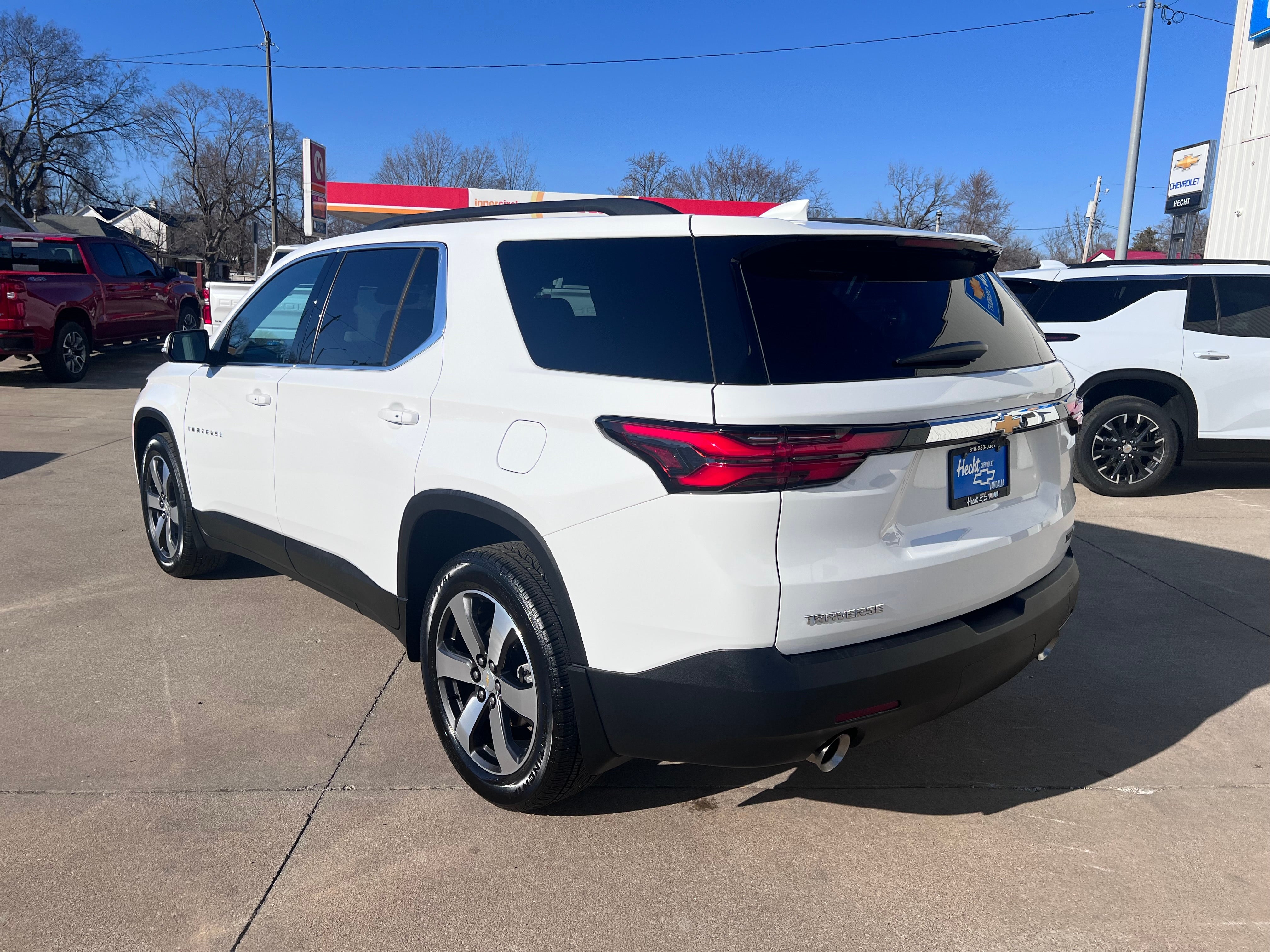 2023 Chevrolet Traverse LT Leather