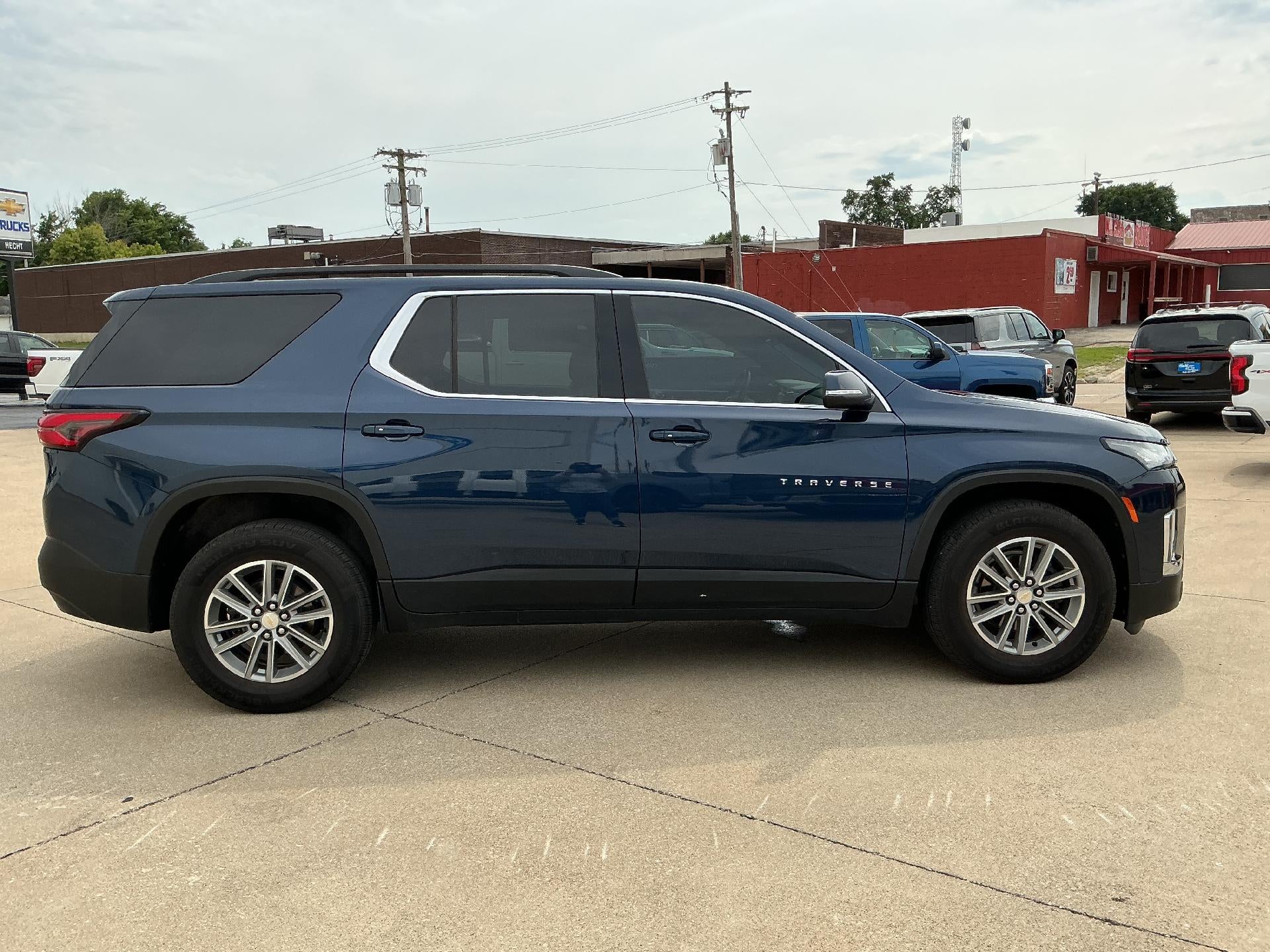 2023 Chevrolet Traverse LT Leather