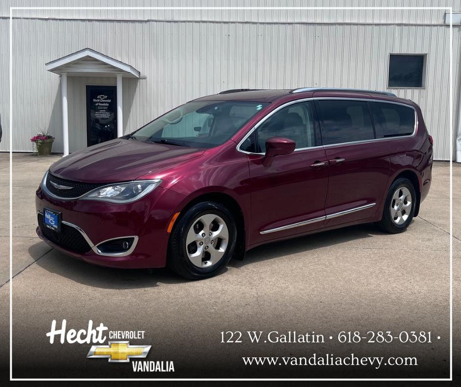 2017 Chrysler Pacifica Touring-L Plus
