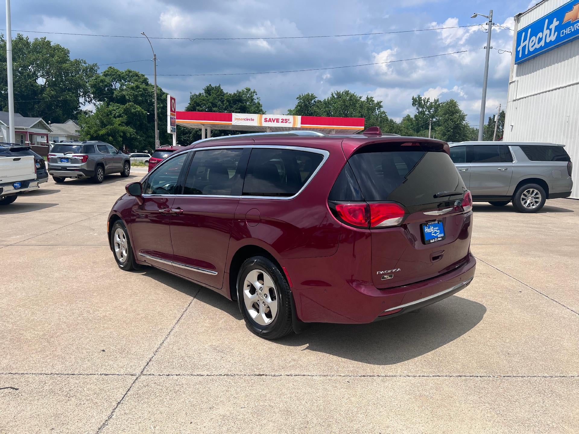 2017 Chrysler Pacifica Touring-L Plus