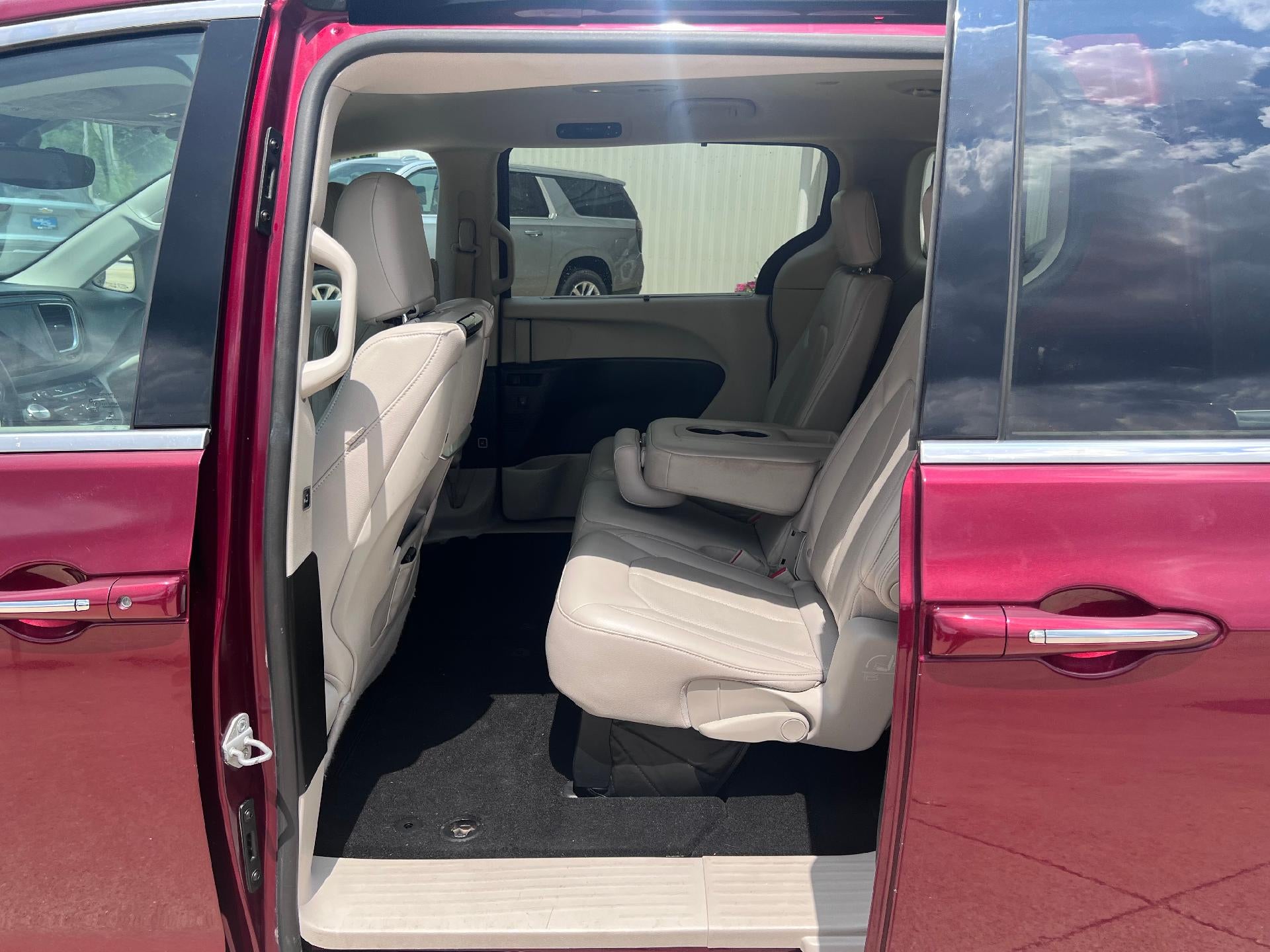 2017 Chrysler Pacifica Touring-L Plus