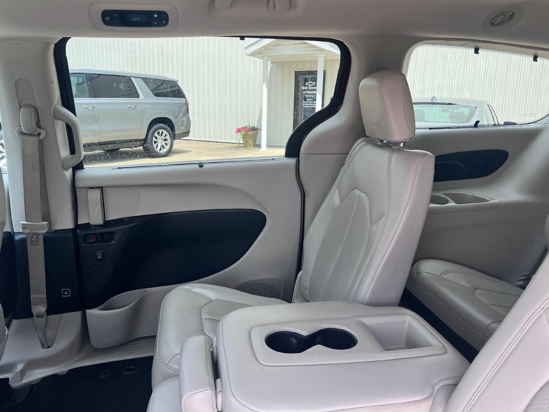 2017 Chrysler Pacifica Touring-L Plus