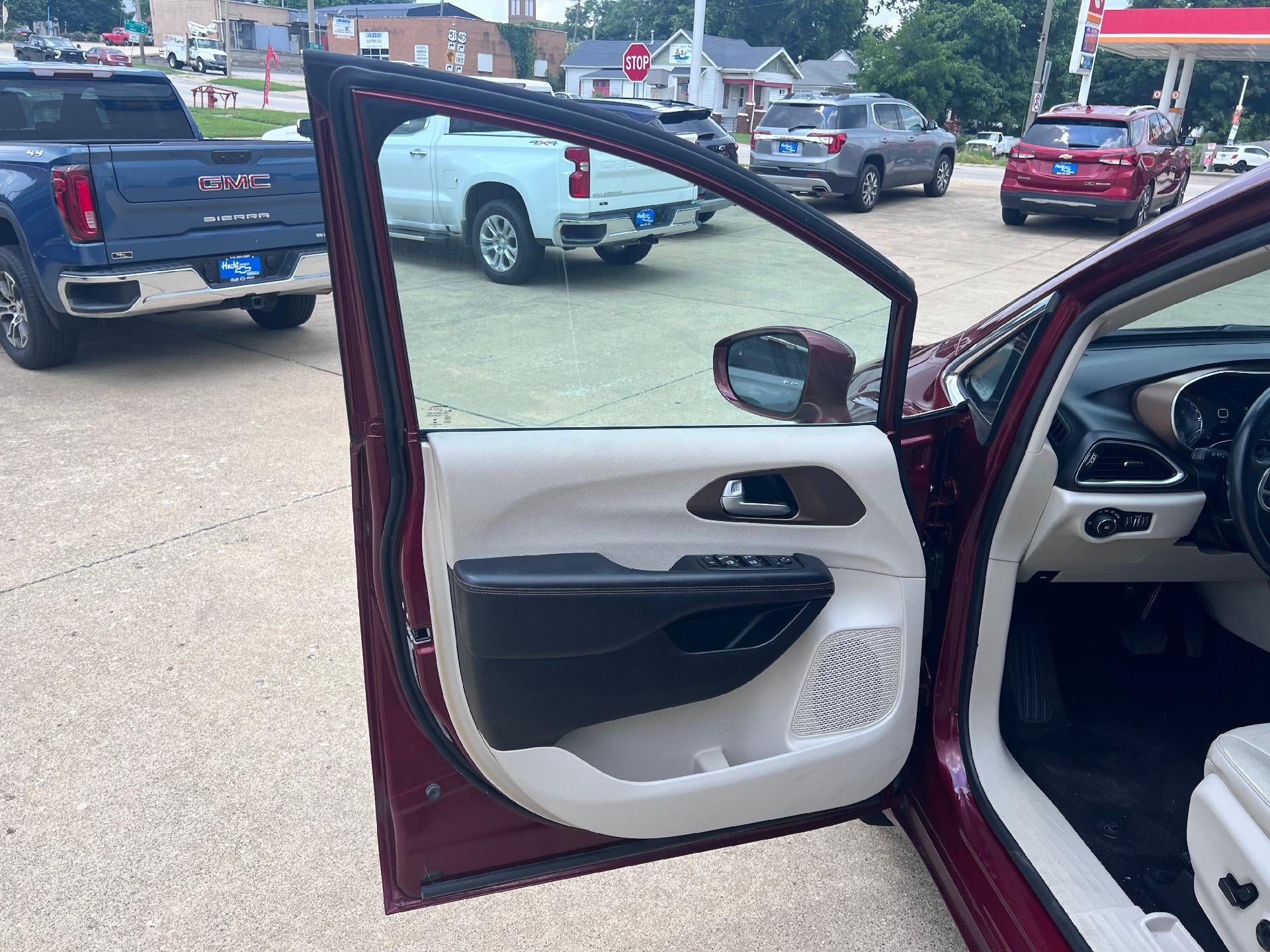 2017 Chrysler Pacifica Touring-L Plus