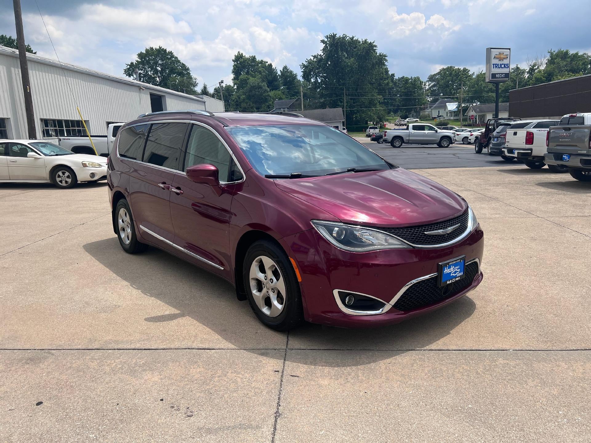 2017 Chrysler Pacifica Touring-L Plus