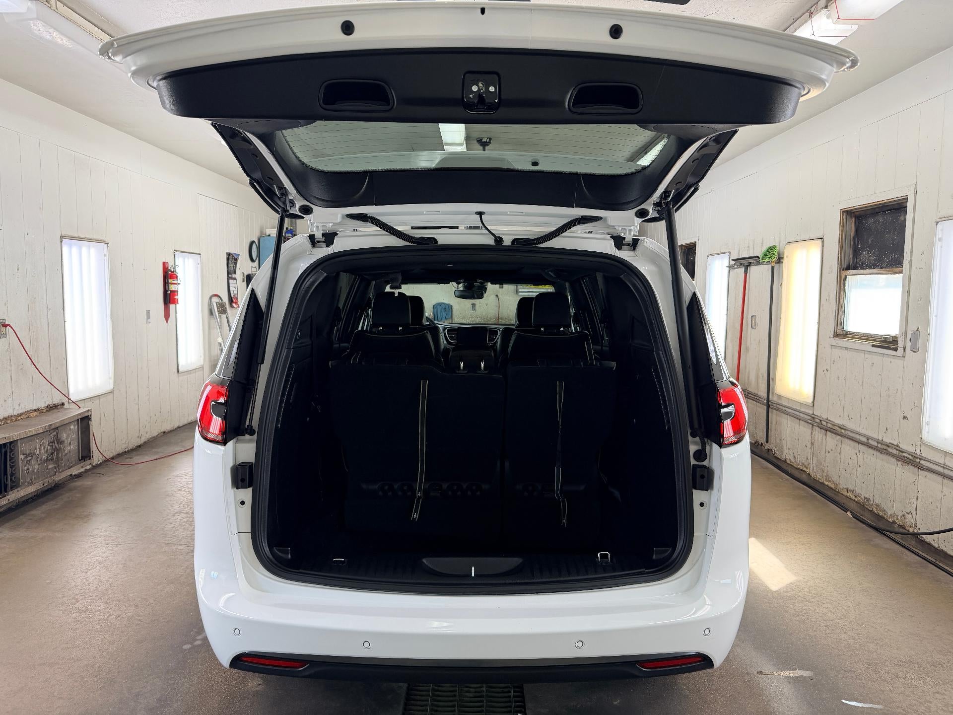 2025 Chrysler Pacifica Limited