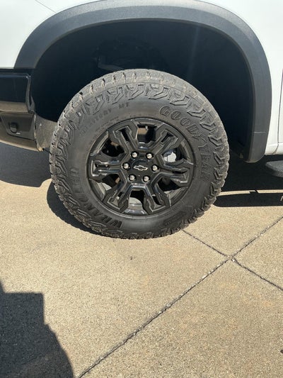 2025 Chevrolet Silverado 1500 ZR2