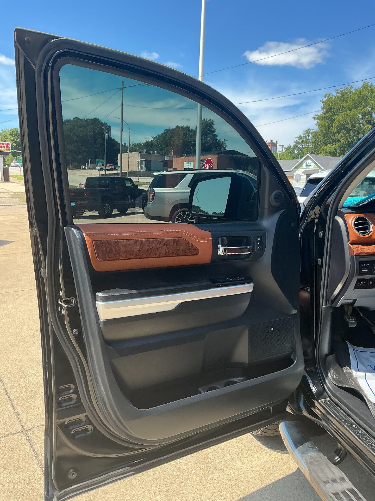 2016 Toyota Tundra Platinum 5.7L V8