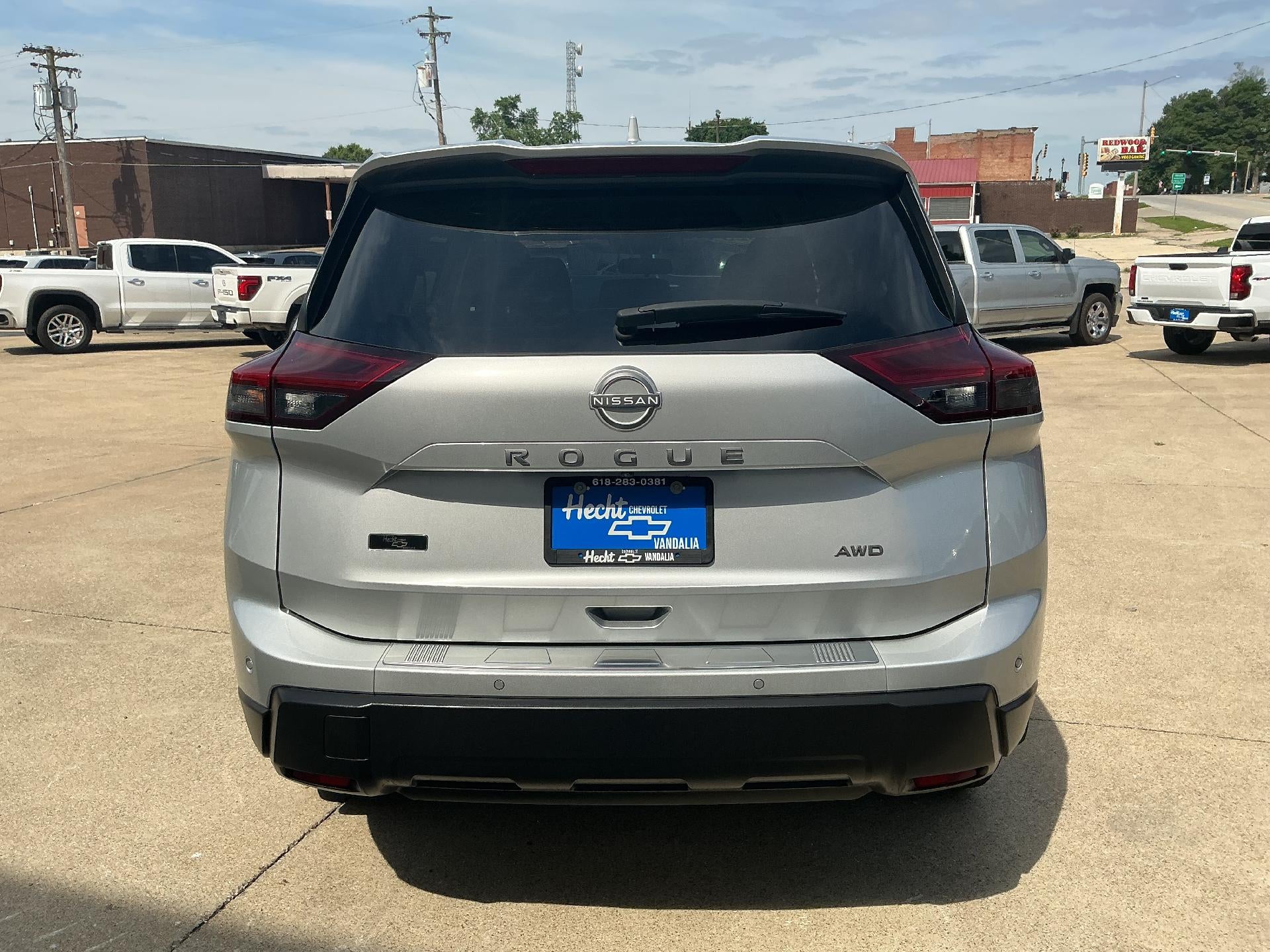 2025 Nissan Rogue SV